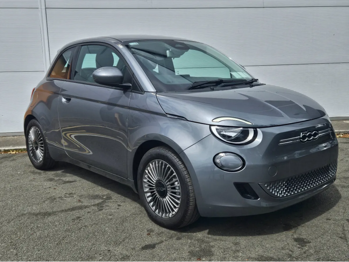 Fiat 500e Icon  42kw  SUMMER SALE - Image 1