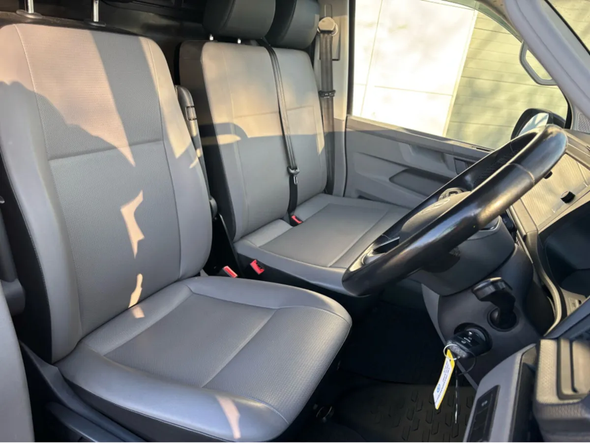 Volkswagen Transporter T6 HIGHLINE 150HP DSG LWB - Image 3
