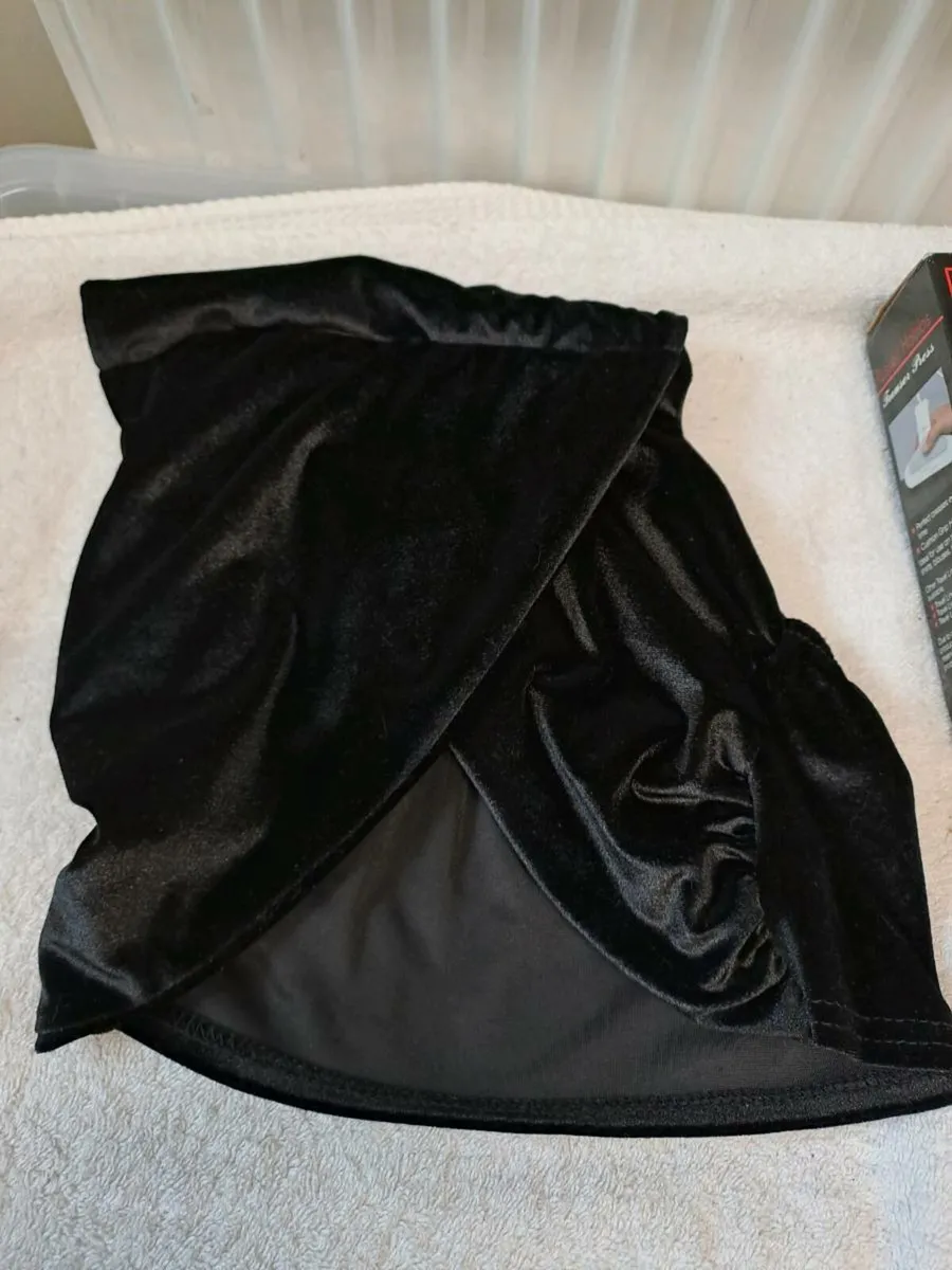 Black velvet Top size s / m free - Image 1