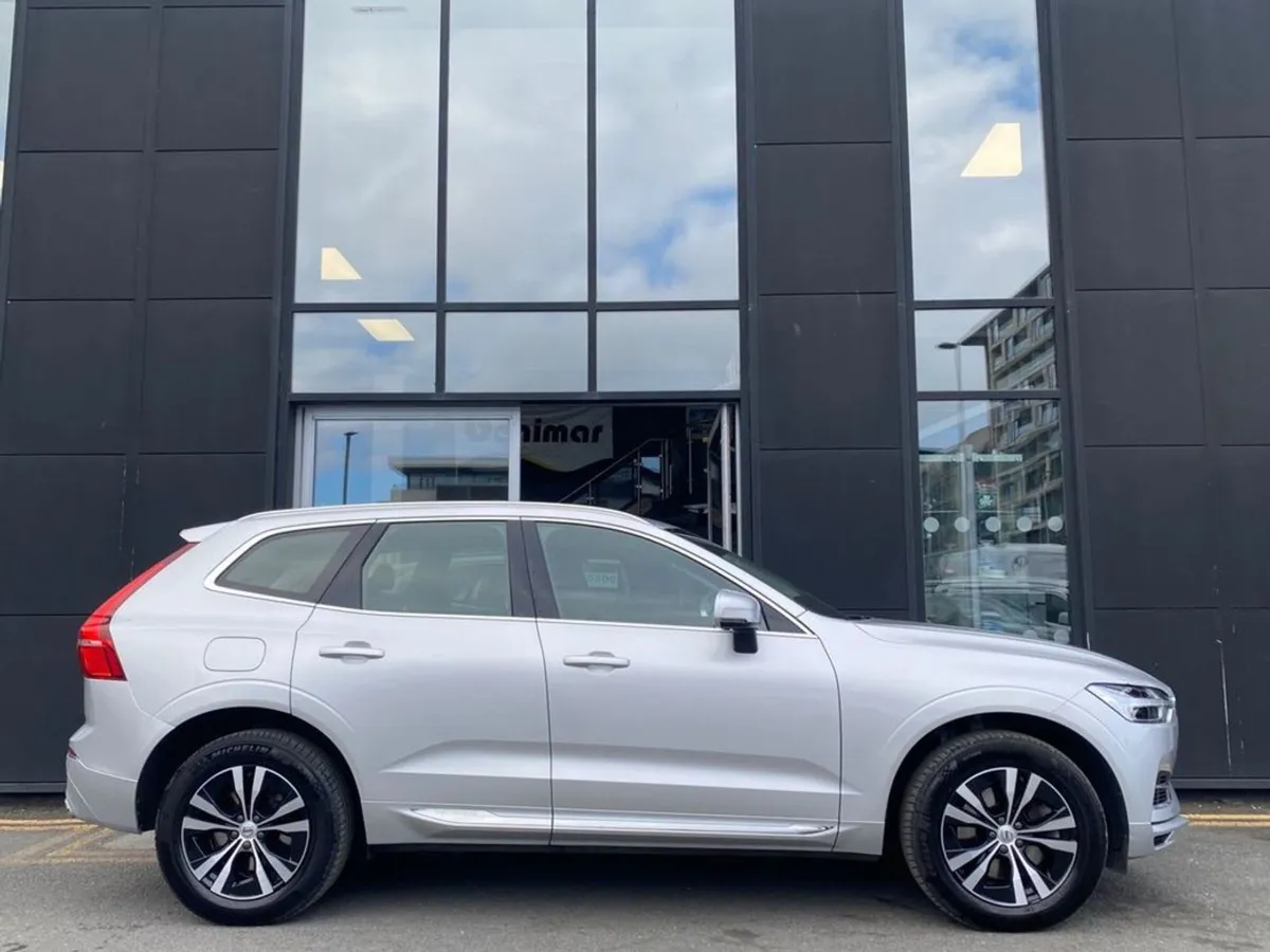 Volvo XC60 T6 Recharge Inscription Expression - Image 4