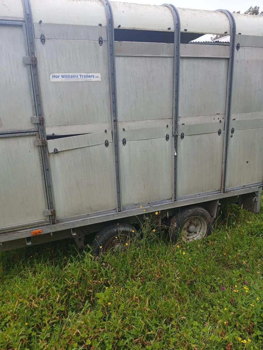 Farmyard Clear Out - Image 1