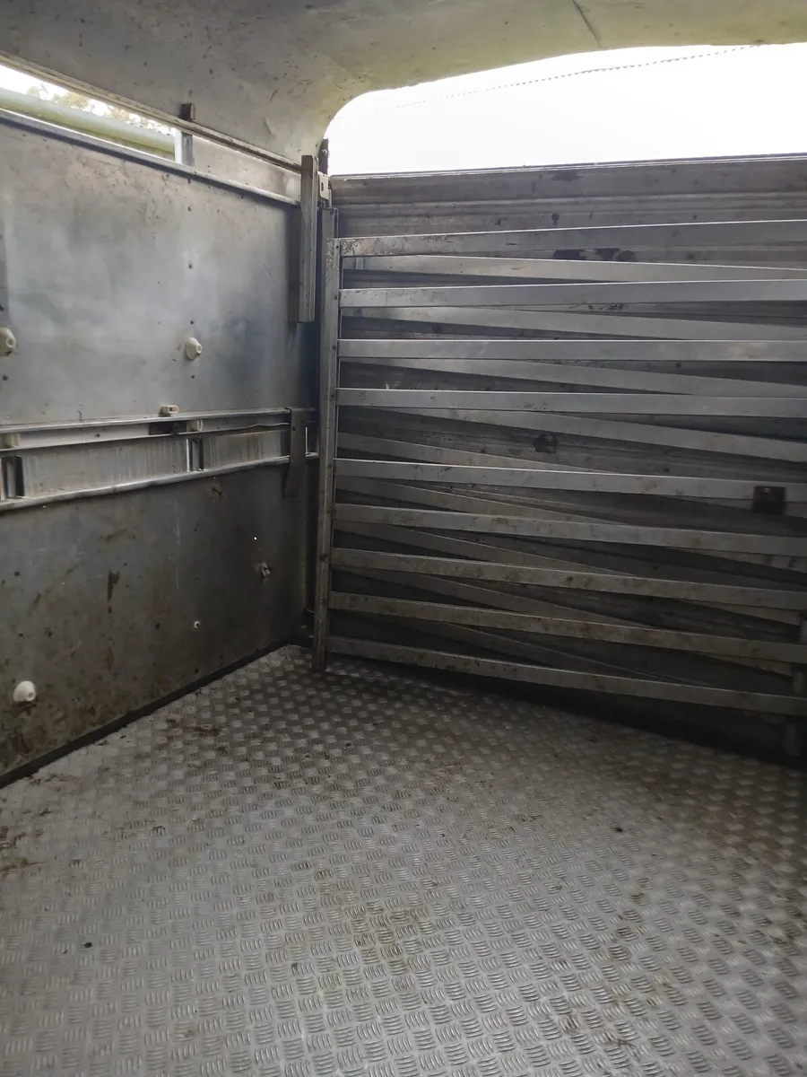 Farmyard Clear Out - Image 2