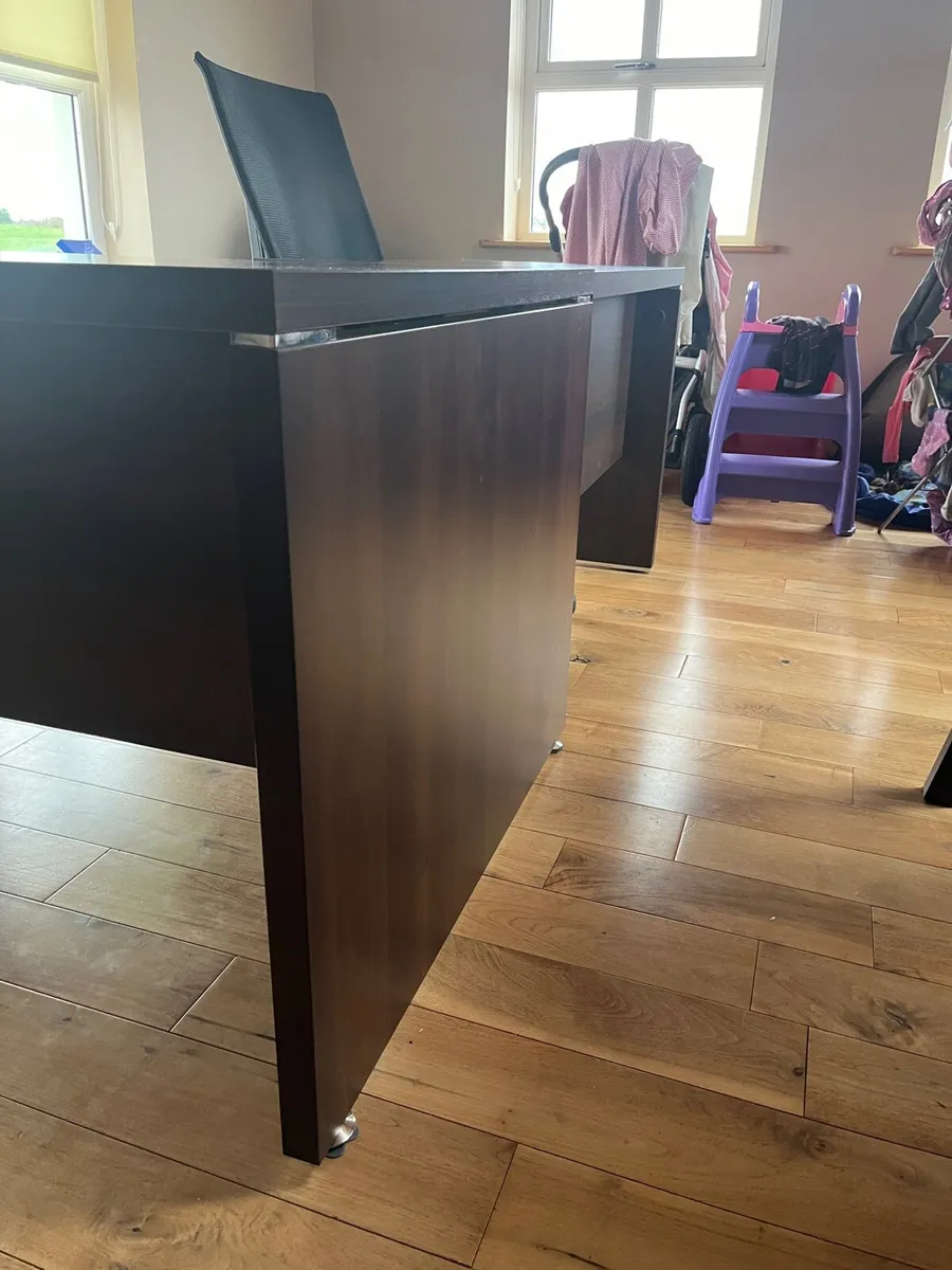 Desk - Image 3
