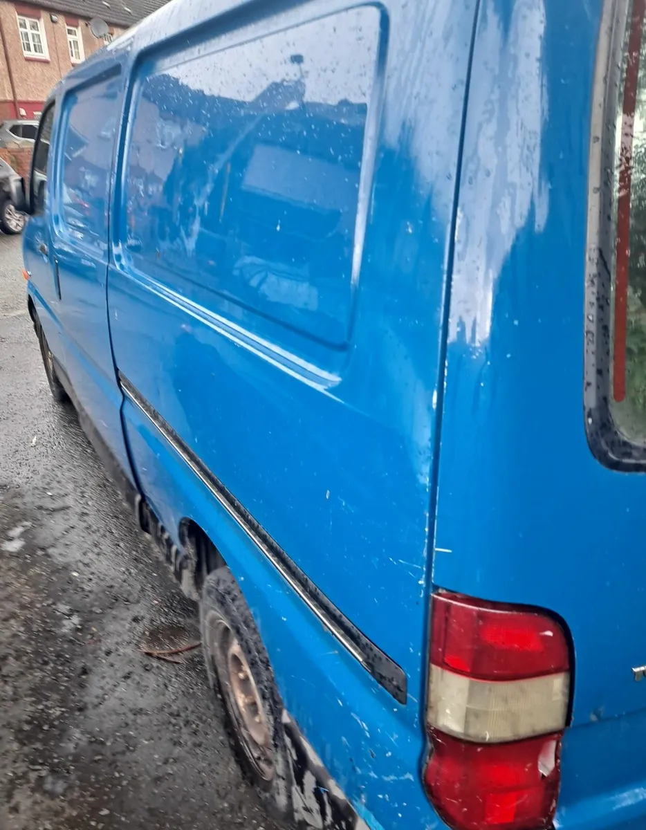 Toyota hiace van - Image 4