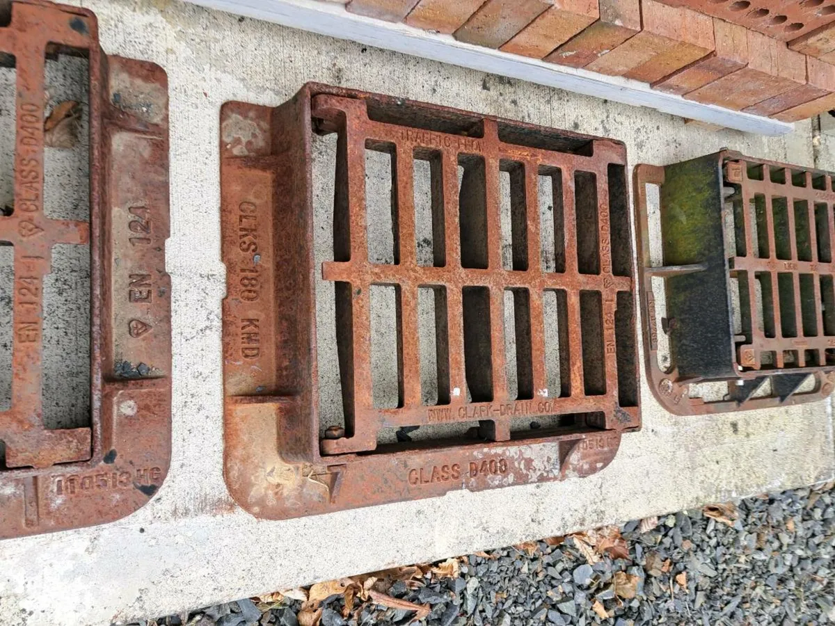 D400 Road Gully lids covers - Image 2