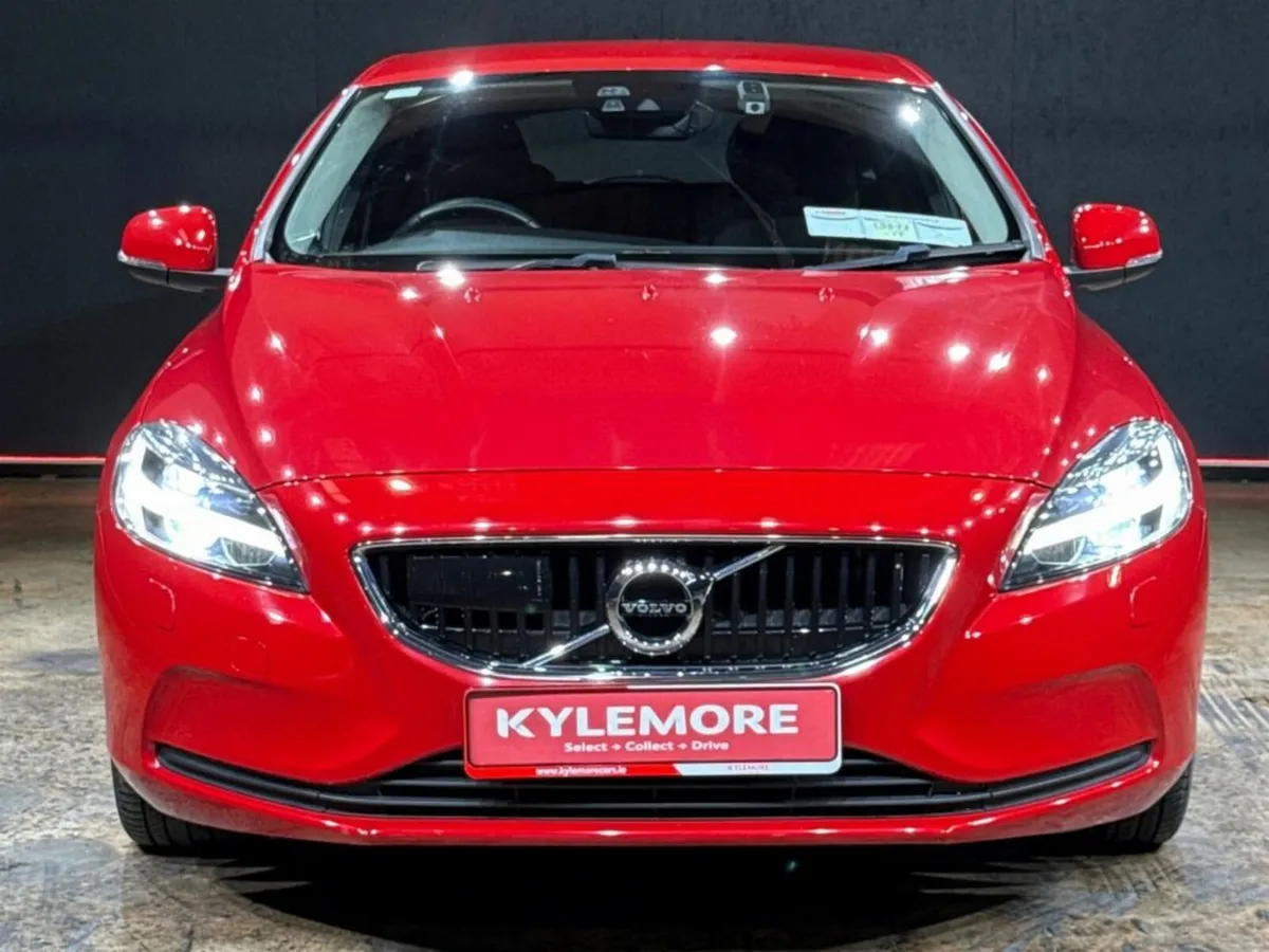 Volvo V40 1.5 AUTOMATIC - REVERSE CAMERA - CRUISE - Image 4