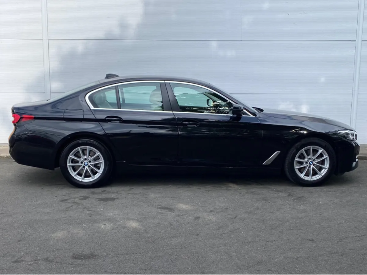 BMW 5-Series 520D SE 4DR AUTO - Image 4