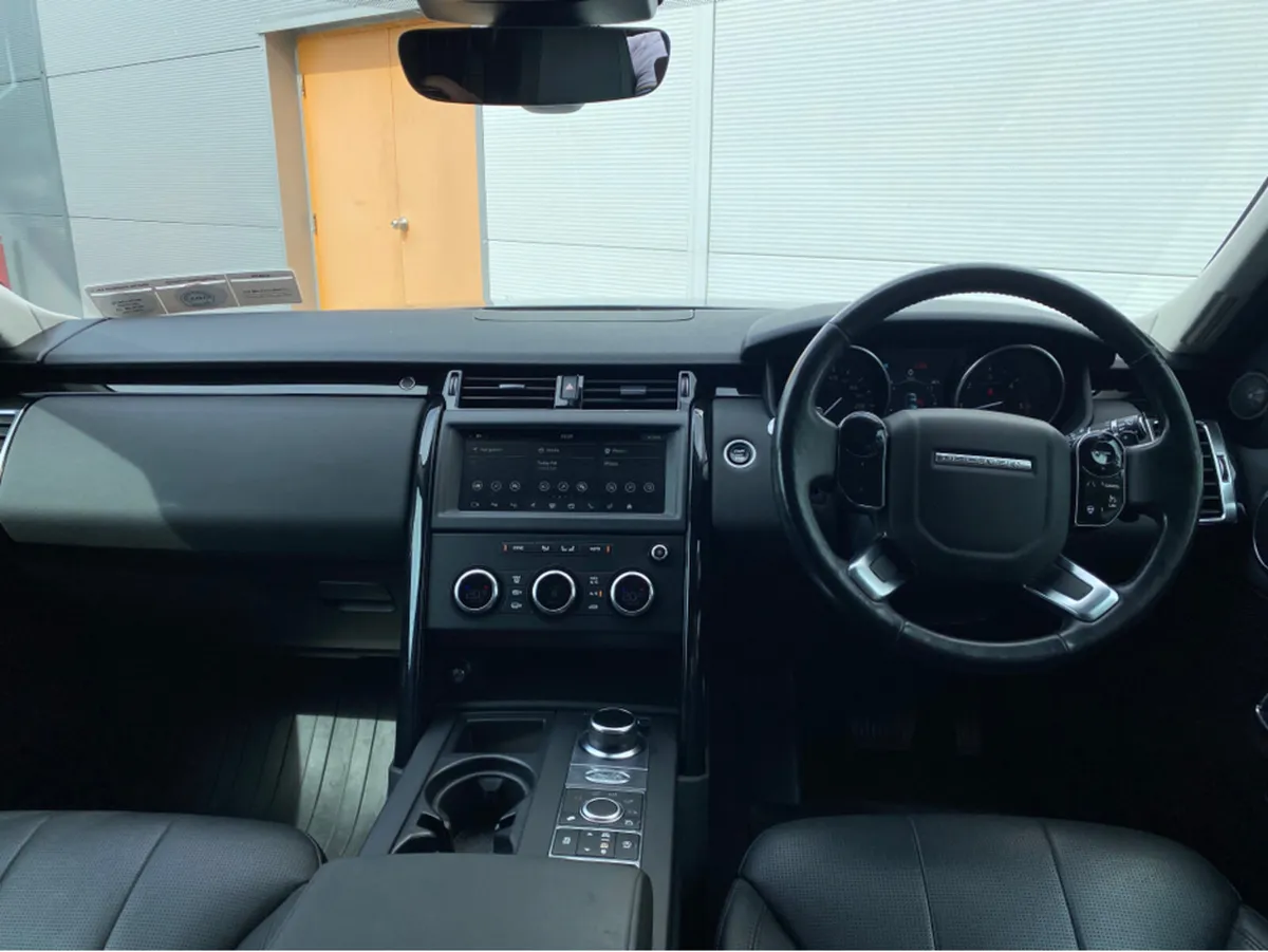Land Rover Discovery 3.0 SDV6 SE COMMERCIAL 5DR - Image 3