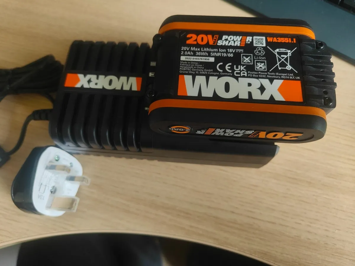 worx battery and charger - Image 1