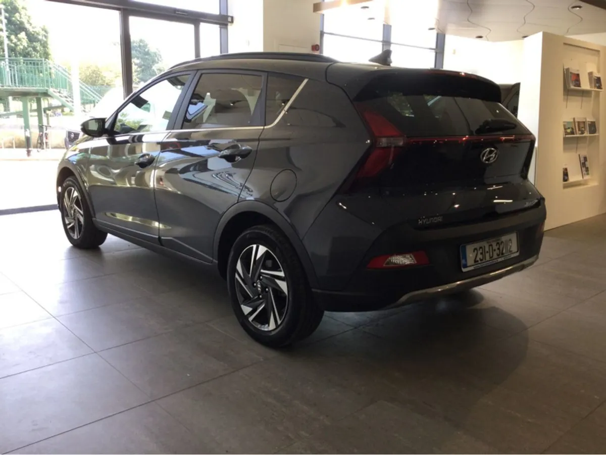 Hyundai Bayon Executive - Only 8 000 Km - Warrant - Image 4