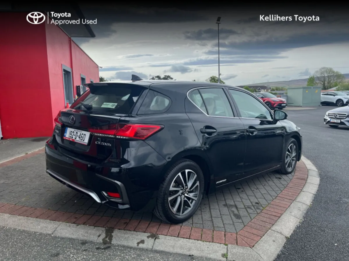 Lexus CT EXECUTIVE AUTO - Image 2