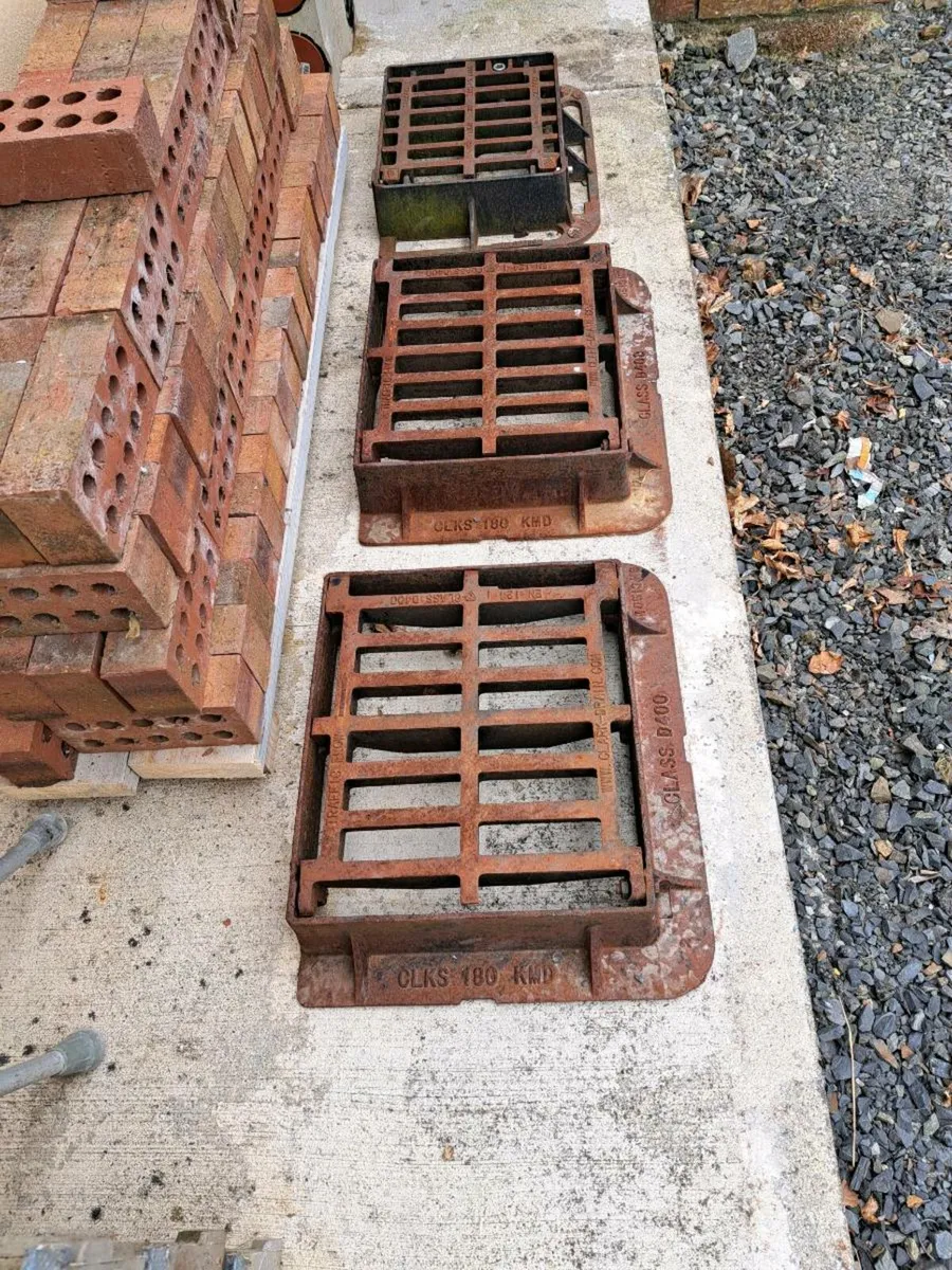 D400 Road Gully lids covers - Image 4