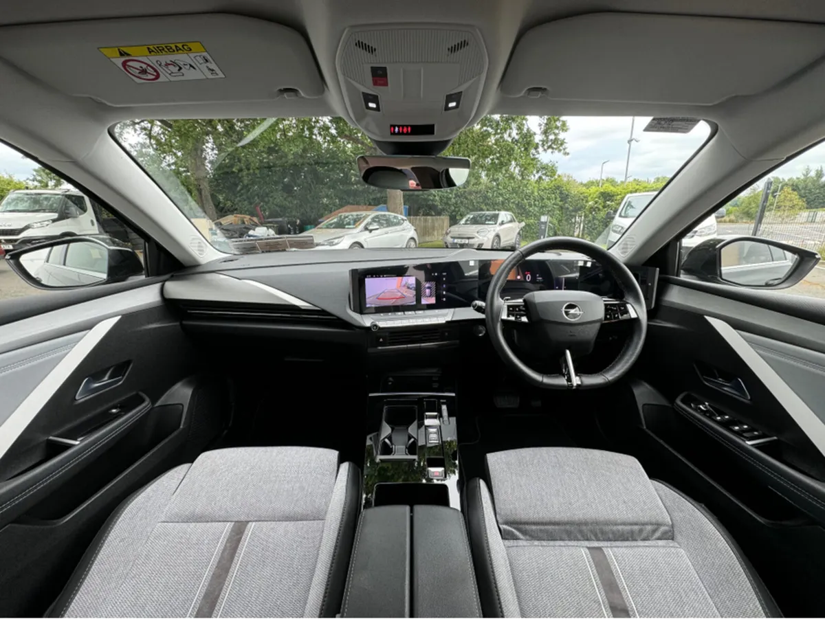 Opel Astra *DEMO* Elegance | 1.6 PHEV | Auto | 5DR - Image 2