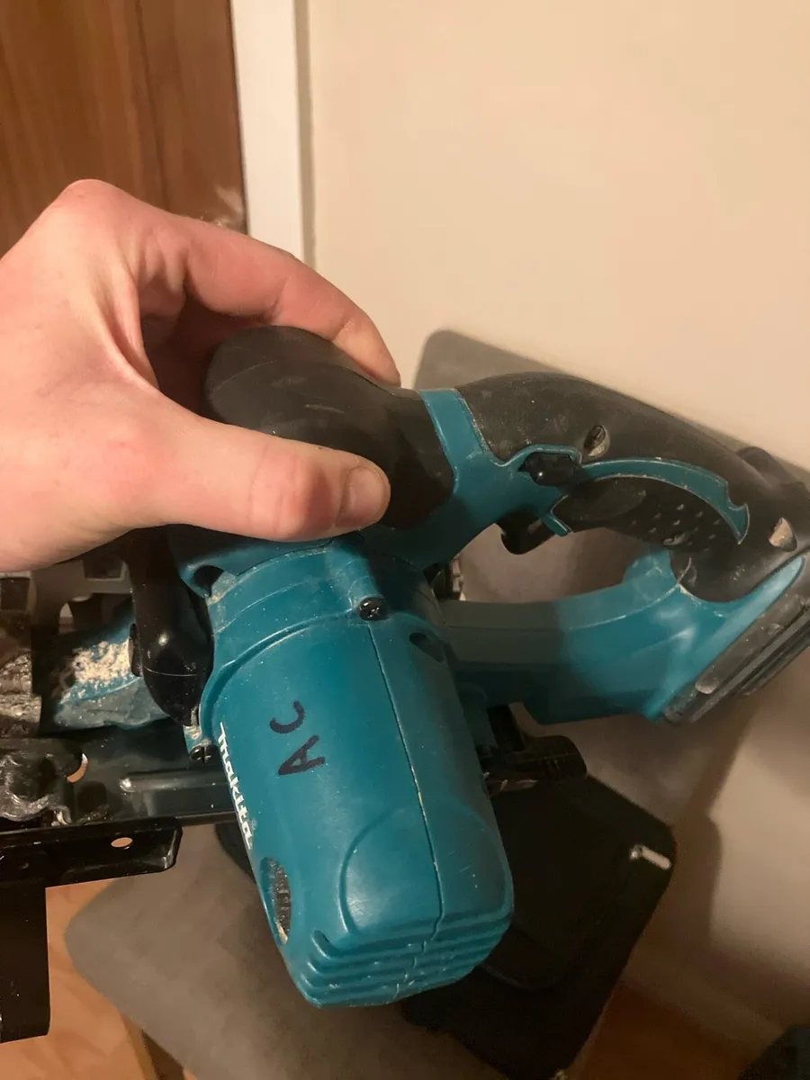 Makita 18v circular saw - Image 2