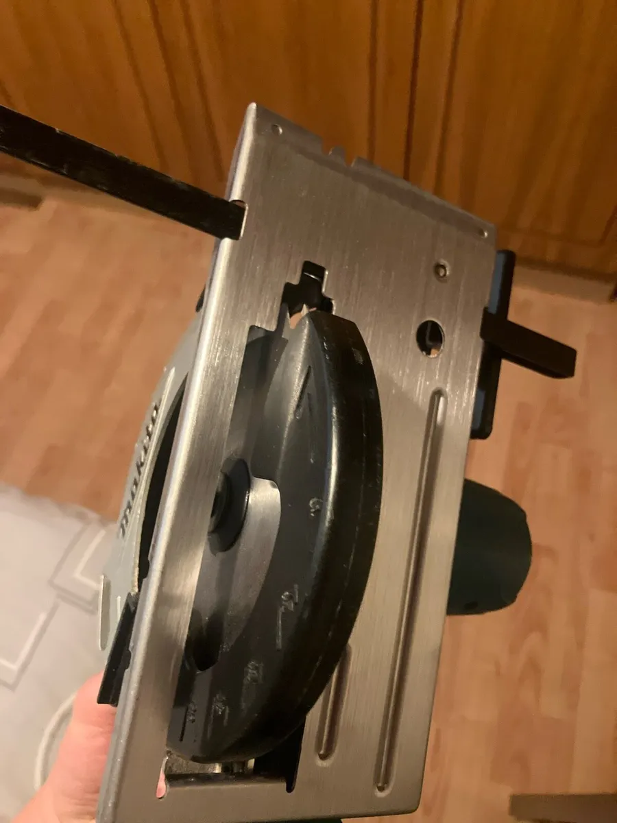 Makita 18v circular saw - Image 3