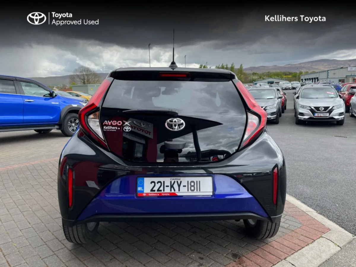 Toyota Aygo X 1.0 DESIGN BITONE - Image 4