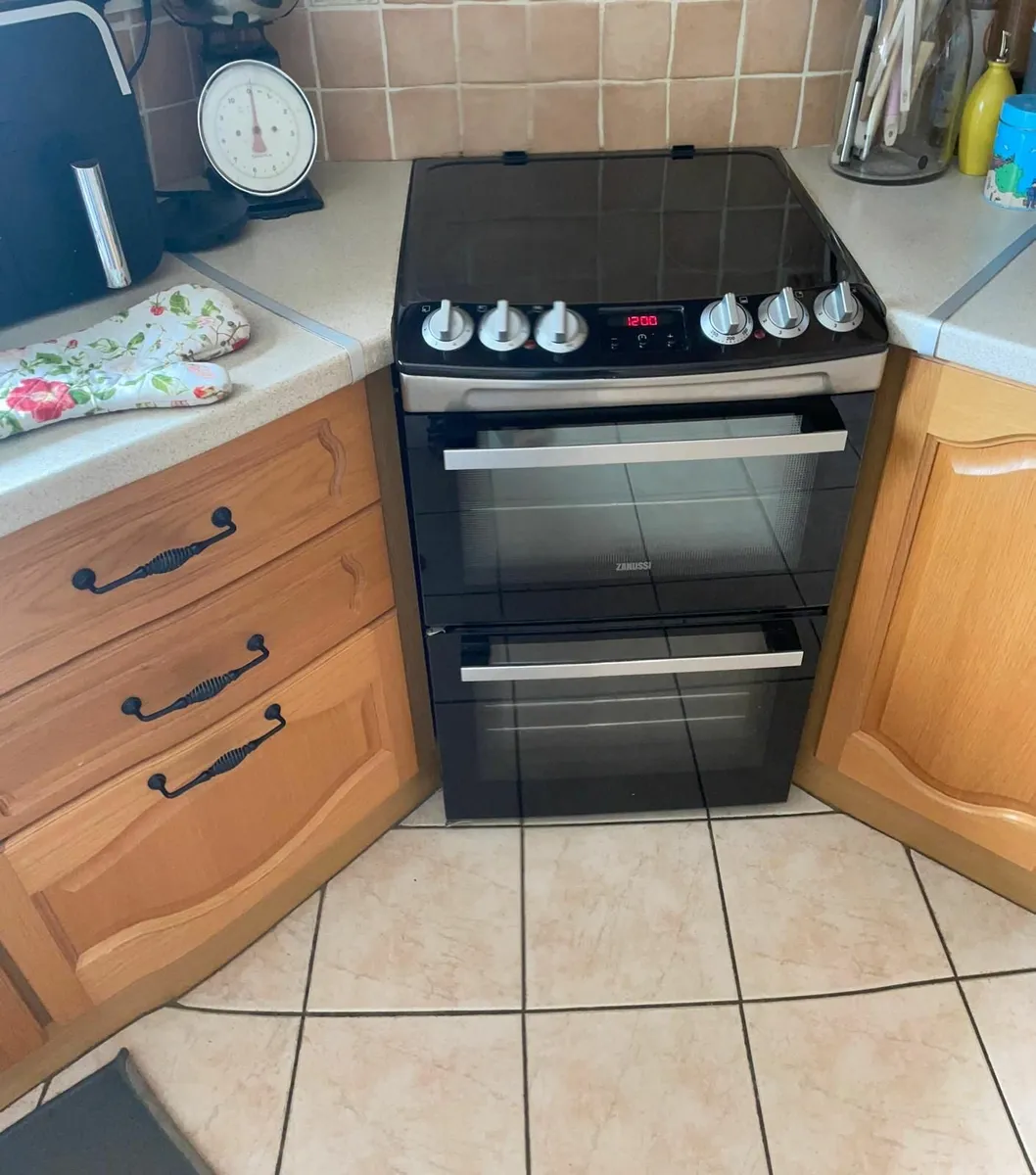 Zanussi 55cm Double Electric Cooker w/ ceramic hob - Image 1