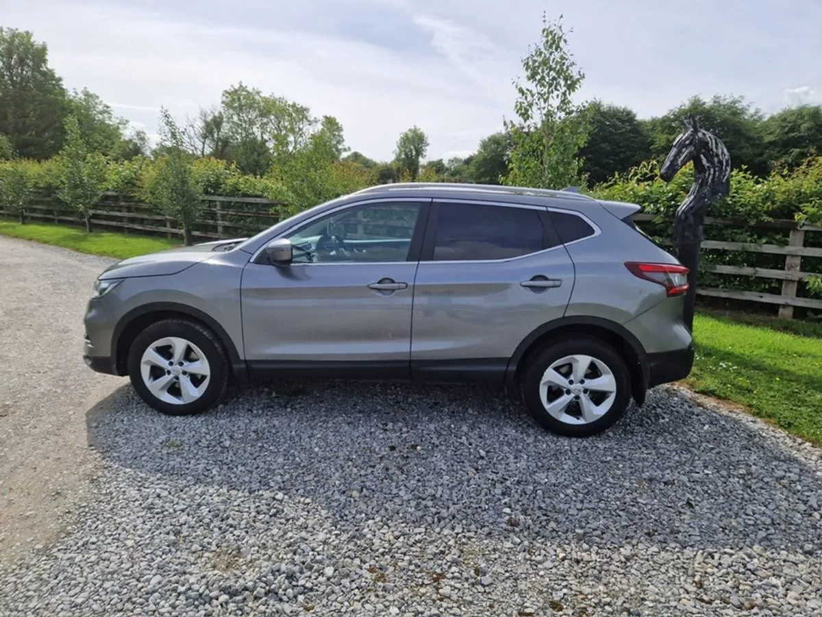 Nissan QASHQAI 1.5 SV Panoramic Glass Roof Revers - Image 4
