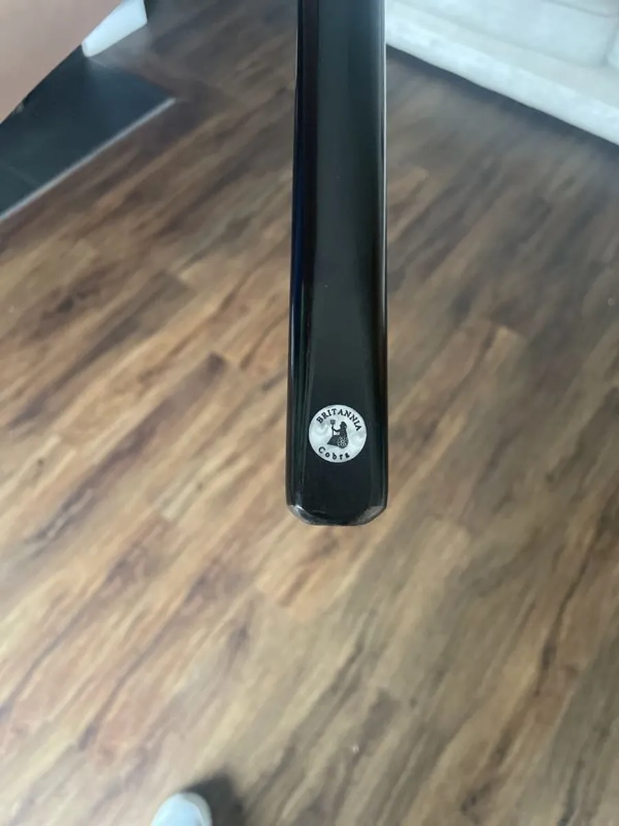 Snooker/pool cue, case & extensions - Image 2