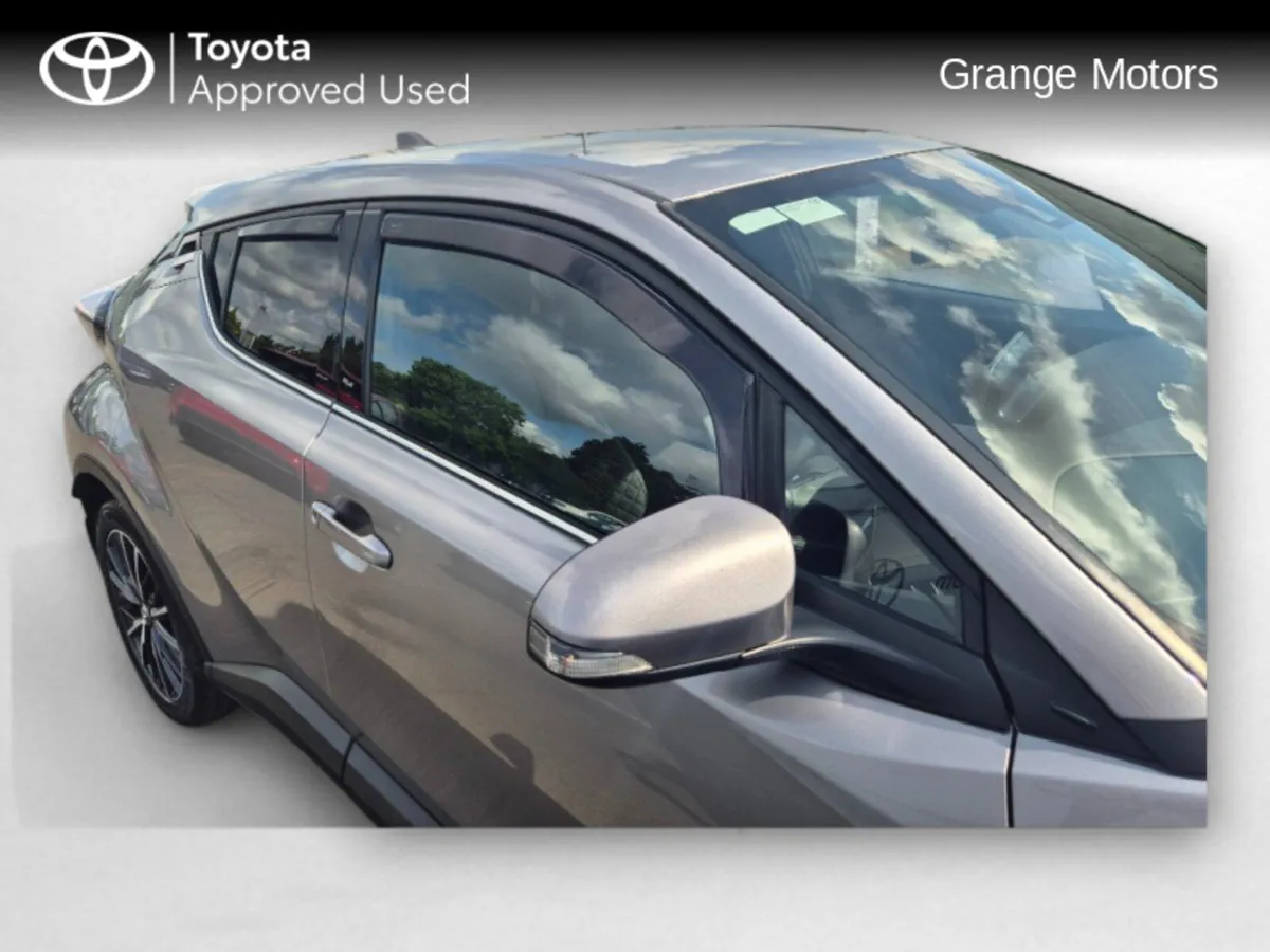 Toyota C-HR 1.8 HYBRID SOL 5DR**IMMACULATE** - Image 4