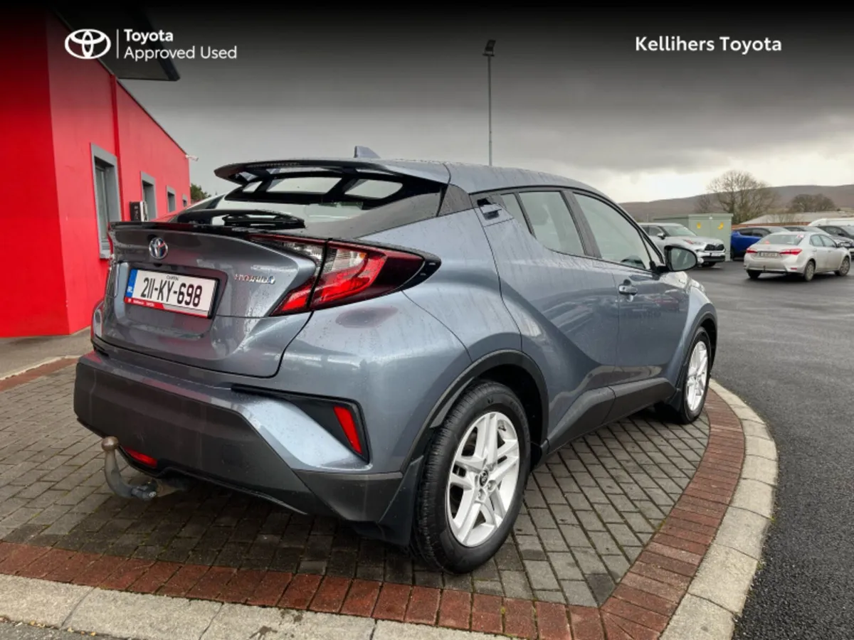 Toyota C-HR CHR 1.8 HYBRID LUNA - Image 2