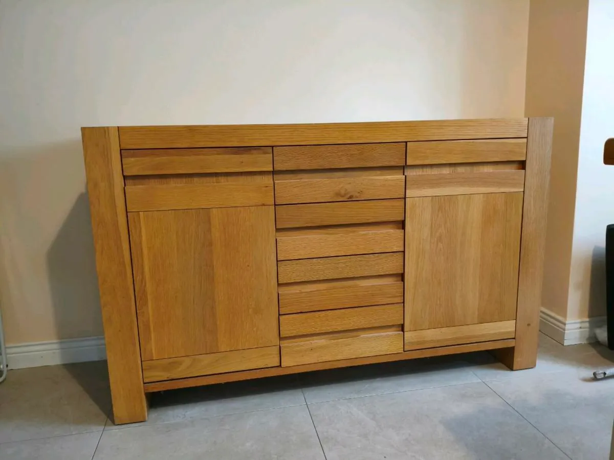 Oak Sideboard 2 doors with 3 drawers - Image 2