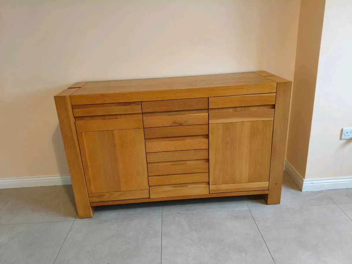 Oak Sideboard 2 doors with 3 drawers - Image 4