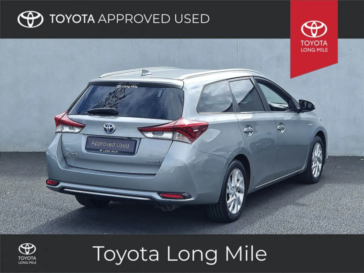 Toyota Auris 1.8 Hybrid Luna Touring Sport 5dr - Image 3