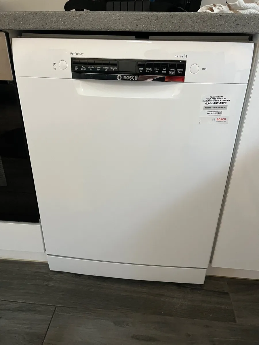 Bosch dishwasher series 6 - Image 1