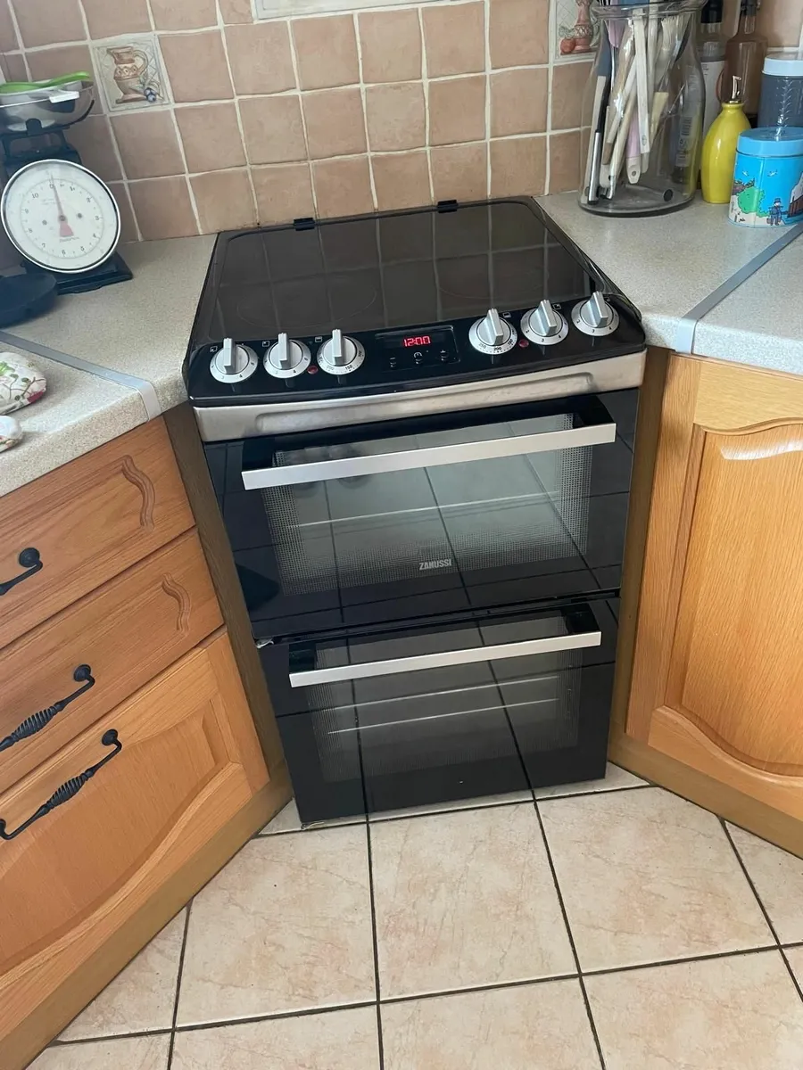 Zanussi 55cm Double Electric Cooker w/ ceramic hob - Image 4