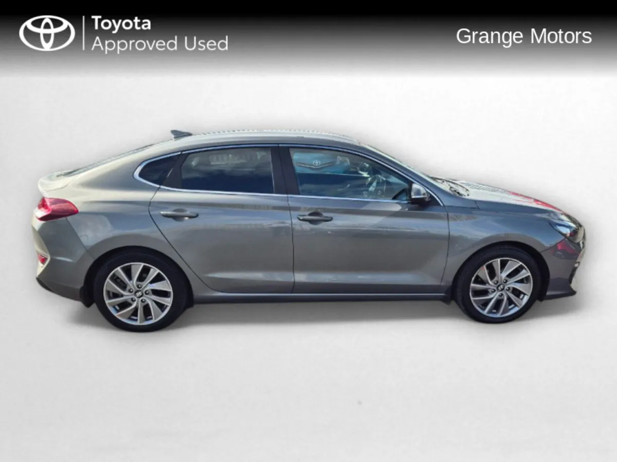 Hyundai i30 1.6 CRDI FASTBACK 5DR - Image 4