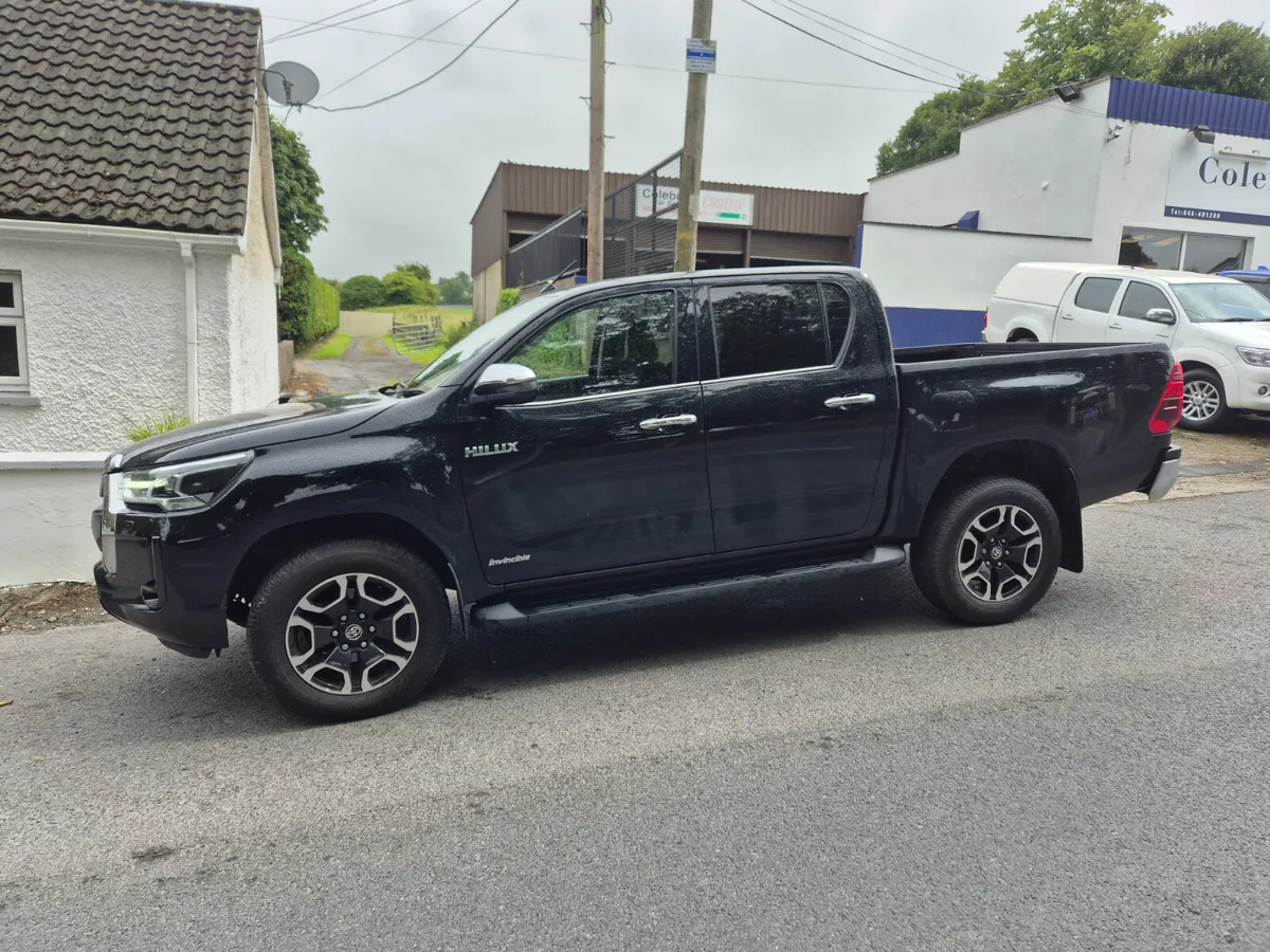 Toyota Hilux 2021 - Image 2