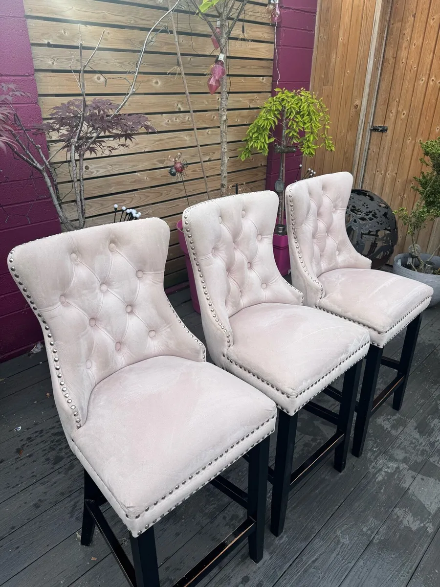 Velvet light pink breakfast bar chairs - Image 3