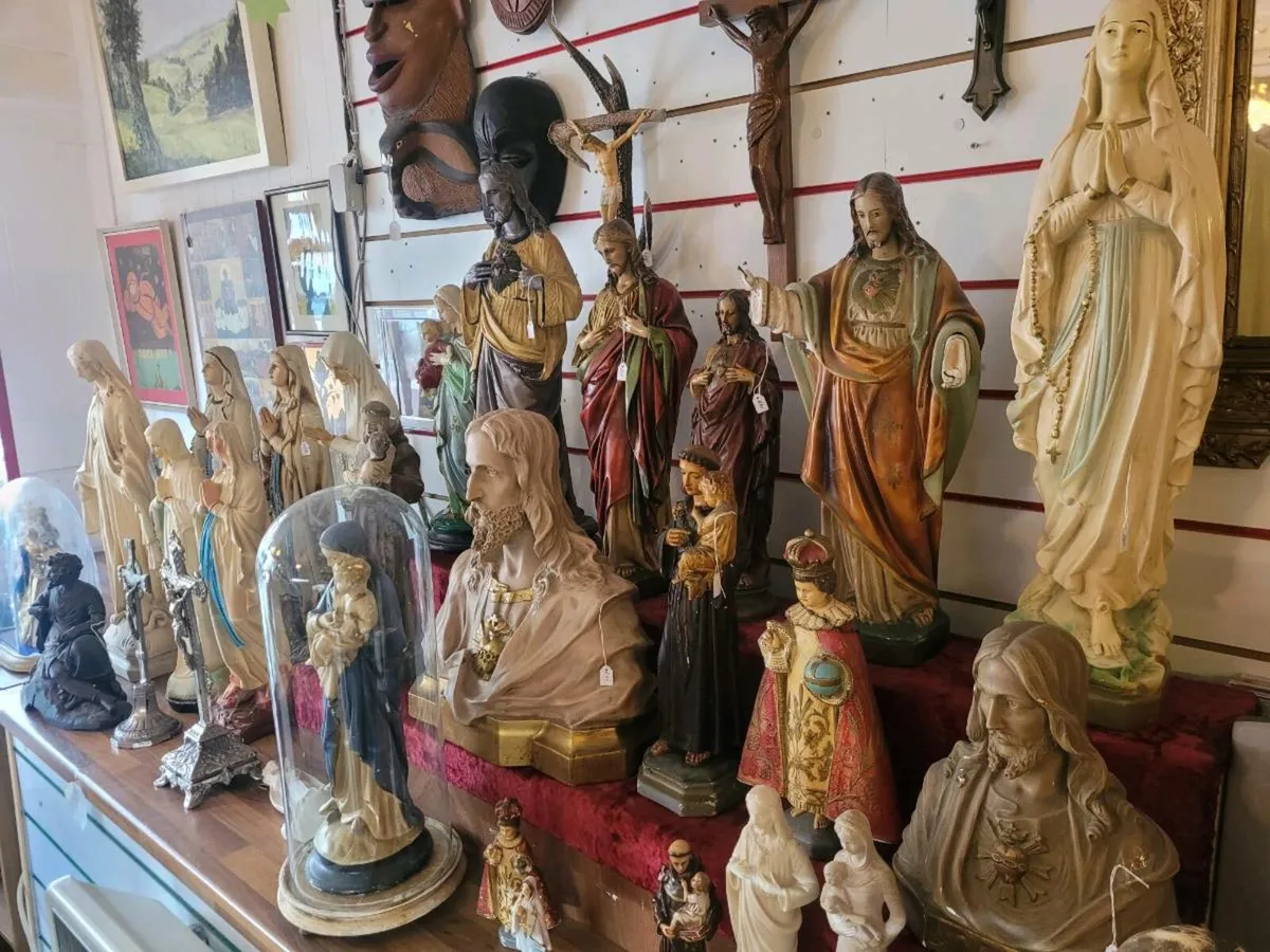 Holly statues  price from 10-50 eu. - Image 1