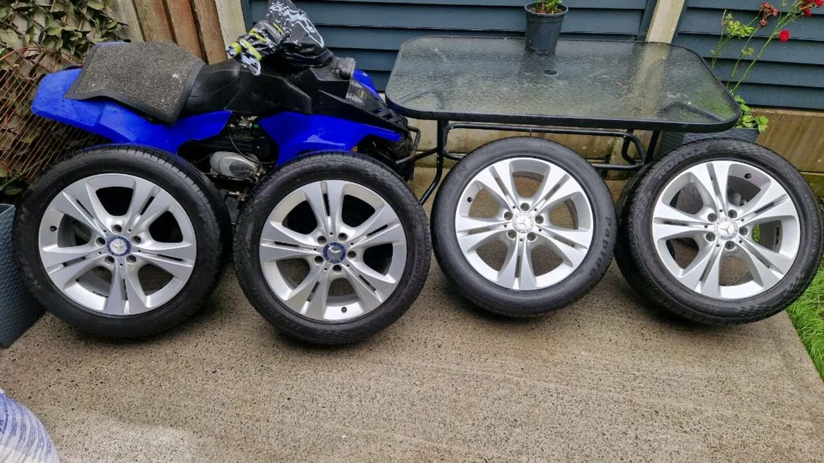 17 inch Mercedes Alloys with Very good tyres - Image 1