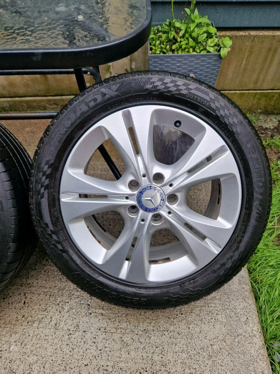 17 inch Mercedes Alloys with Very good tyres - Image 2
