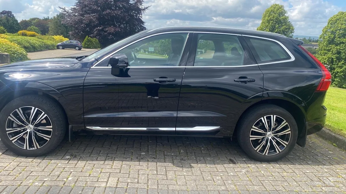 Volvo XC60 B4 MHEV DSL 197hp 2022 - Image 3