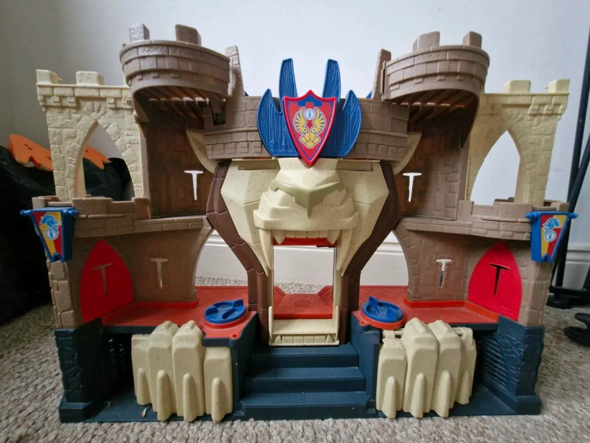 Imaginext Lion's Den Castle - Image 1
