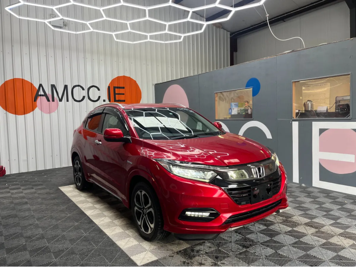 Honda Vezel 1.5 HYBRID / 26k KMs / HEATED SEATS , - Image 1