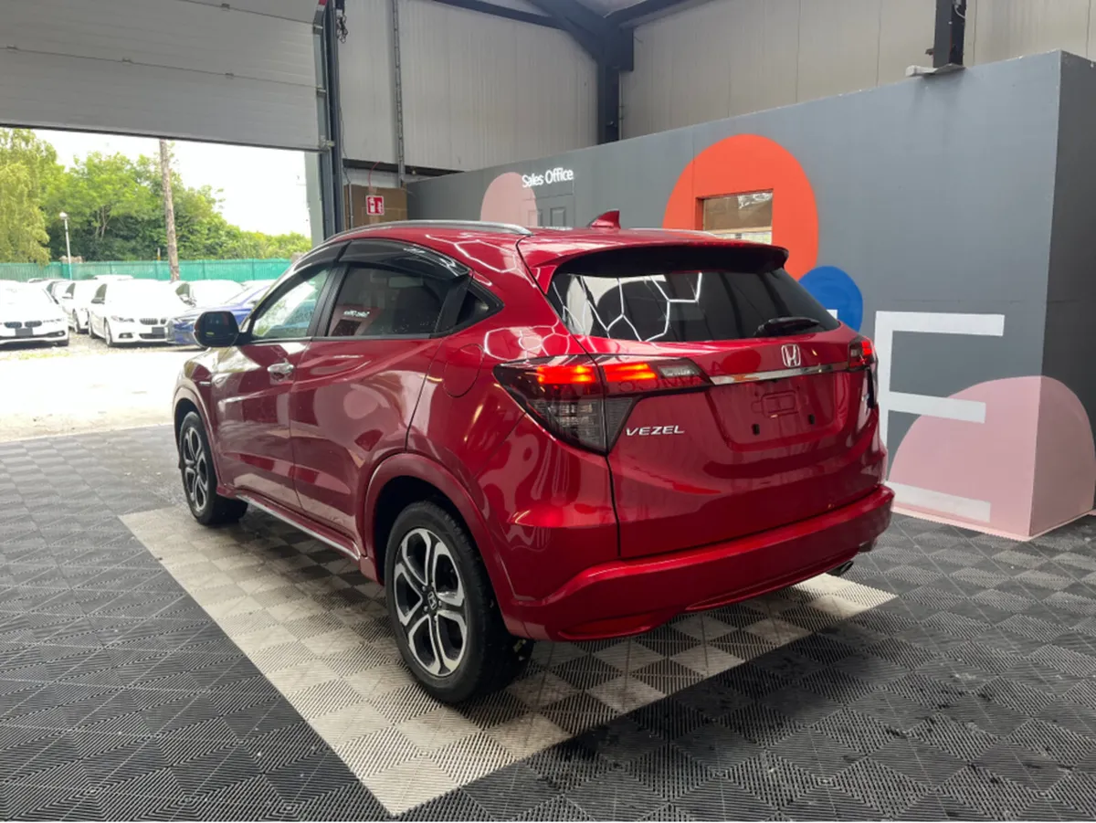 Honda Vezel 1.5 HYBRID / 26k KMs / HEATED SEATS , - Image 4