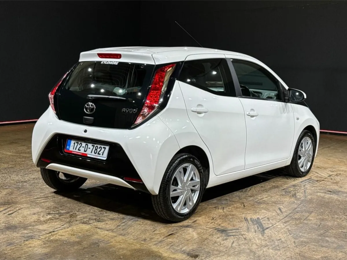 Toyota Aygo 1.0 MANUAL "X-play+" - REVERSE CAMERA - Image 3