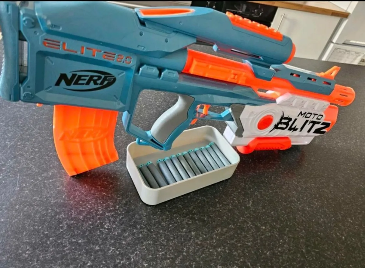 Minecraft house & Nerf - Image 3