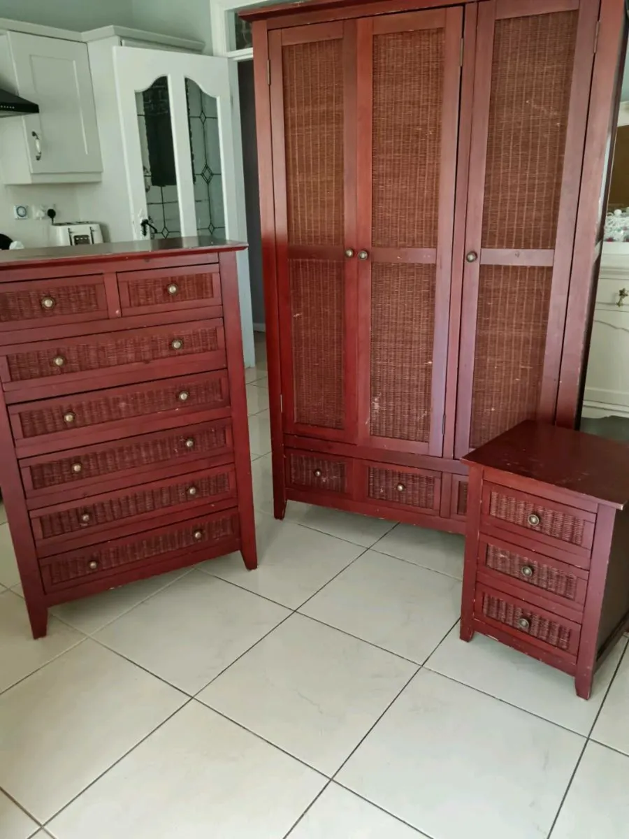 Bedroom set - Image 1