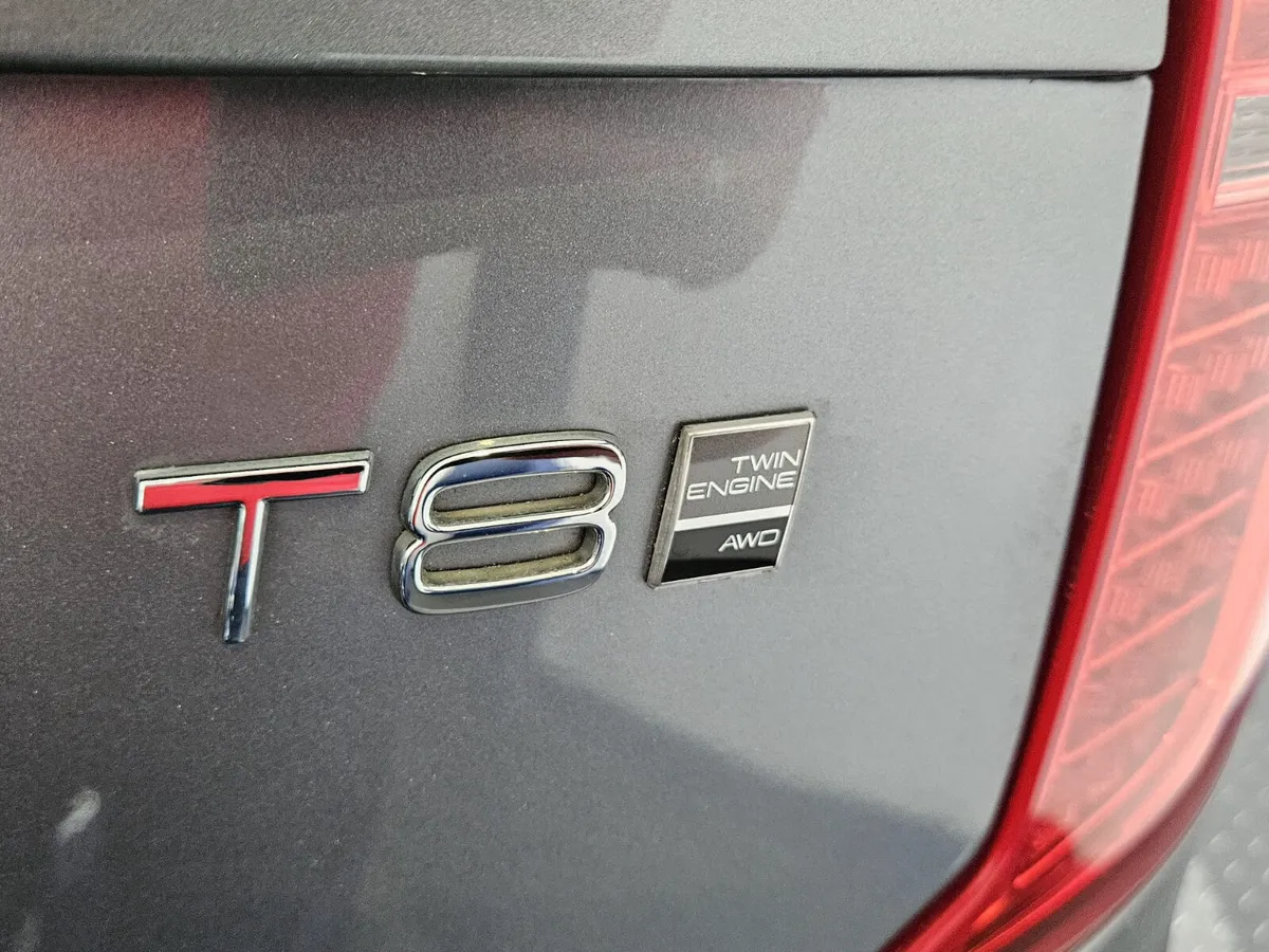 16 VOLVO XC90 T8 HYBRID MOMENTUM GEARTRONIC 385 BH - Image 3