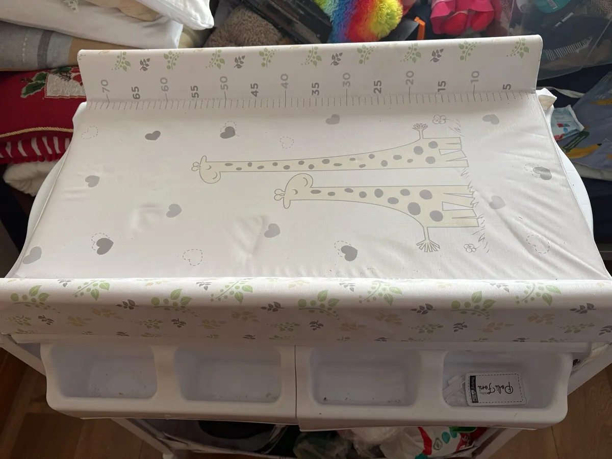 Changing bed/ bath - Image 1