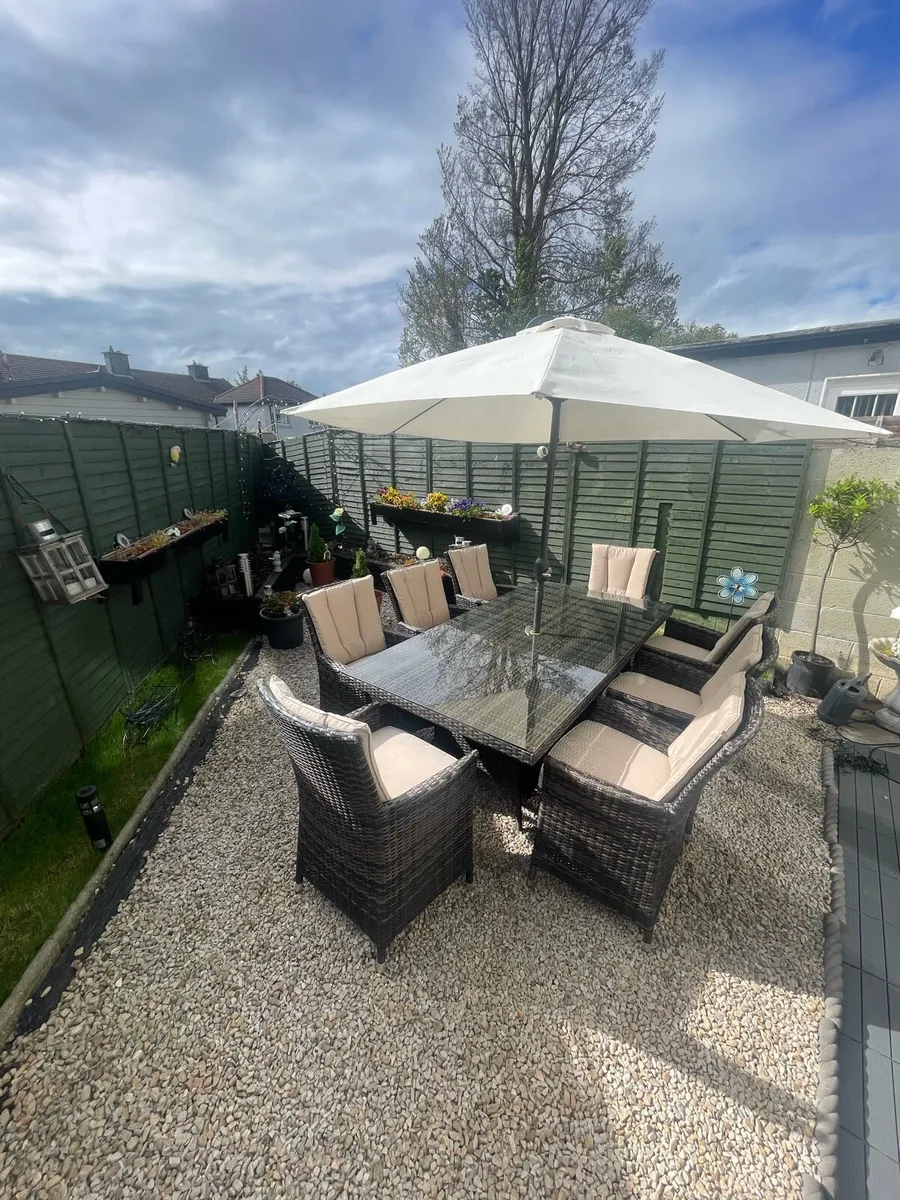 Garden table and chairs - Image 2