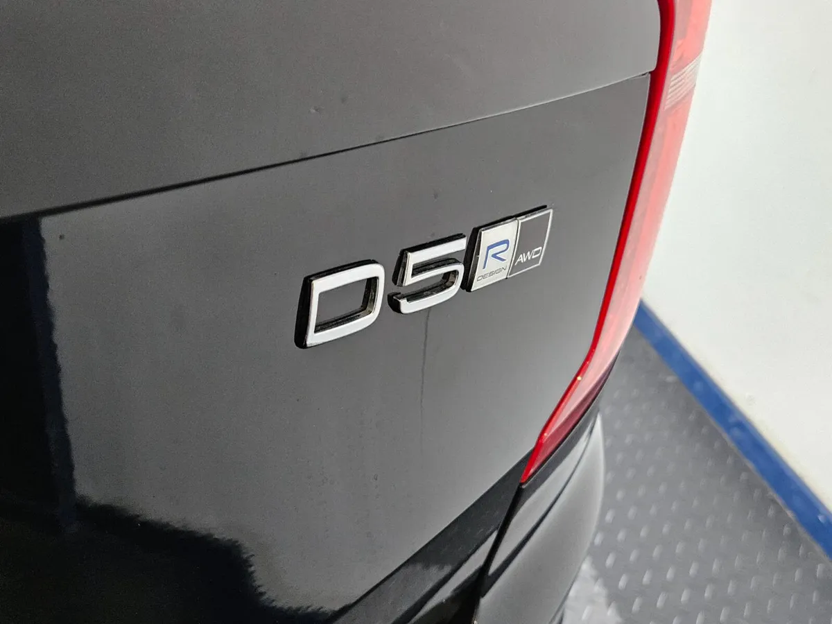 16 VOLVO  XC90 D5 AWD R-DESIGN 225 BHP - Image 4