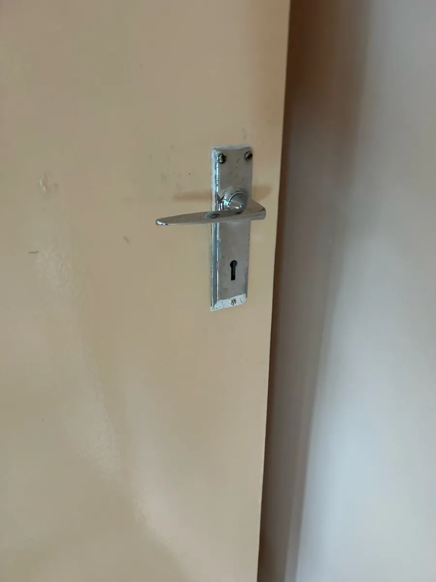 Free internal doors x 7 - Image 2