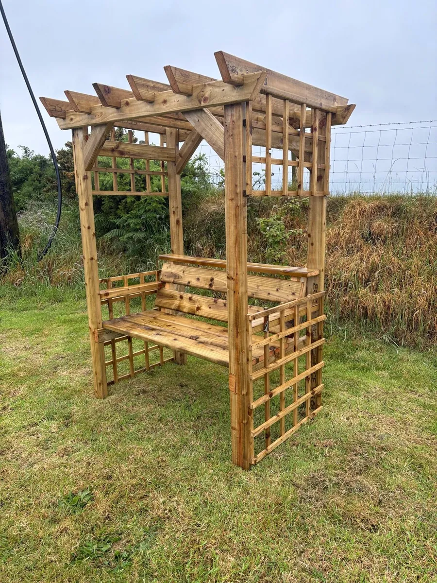 Garden seat - Image 1