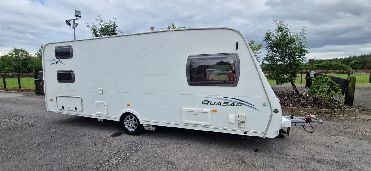 Lunar Quasar 546 x6 berth caravan - Image 1